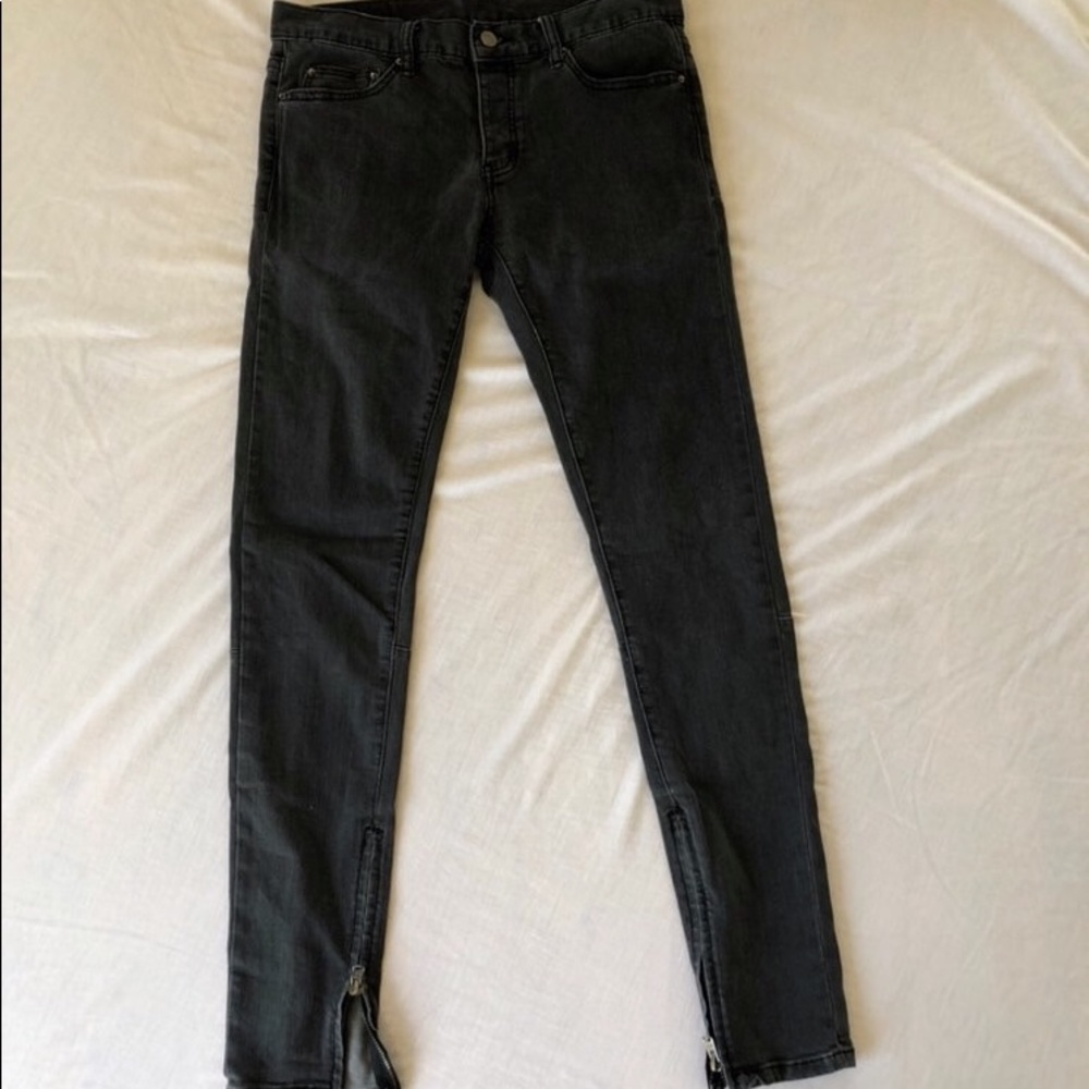 MENS mnml black zip up jeans